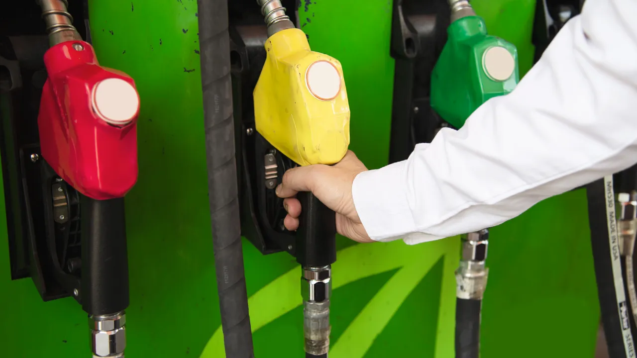Diesel o Benzina? Differenze tecniche tra motori e carburanti