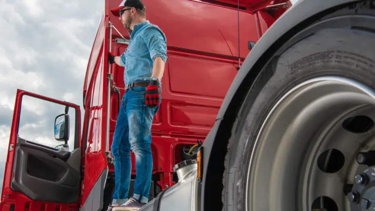 Soccorso stradale camion: cosa fare davvero quando resti fermo